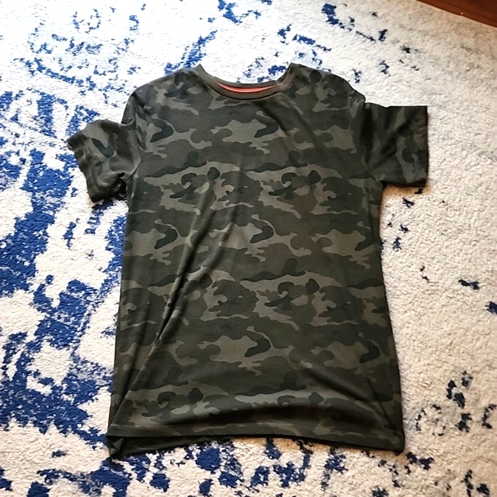 Old Navy T-shirt